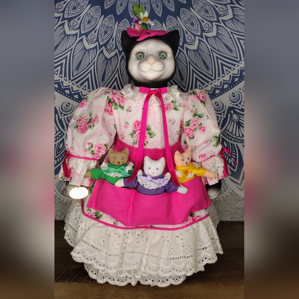 RETIRED-GOEBEL BETTY JANE CARTER "MOTHER DEAR AND DARLING KITTENS" PORCELAIN CAT